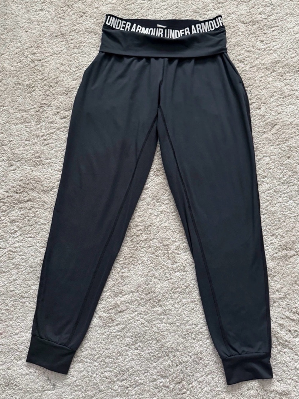 Under Armour Dark Gray Women's Athletic/Yoga Pants S/M